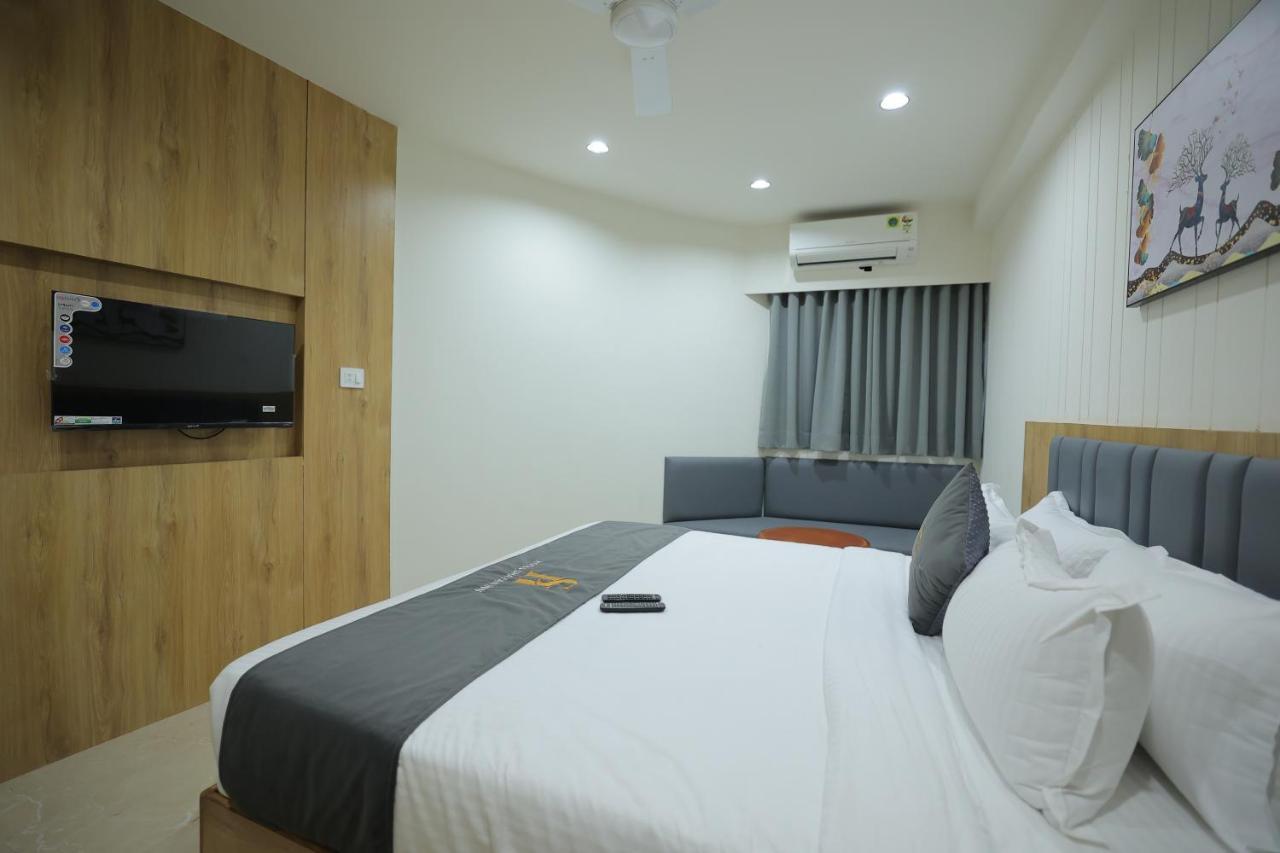 Hotel Shayan Inn Rajkot Exterior photo