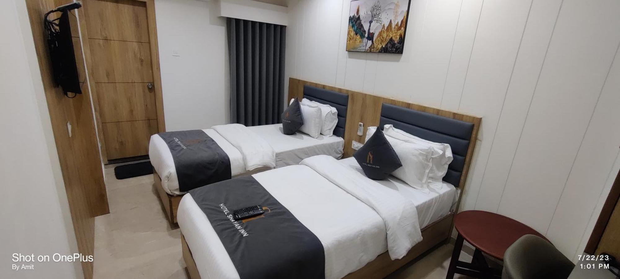 Hotel Shayan Inn Rajkot Exterior photo