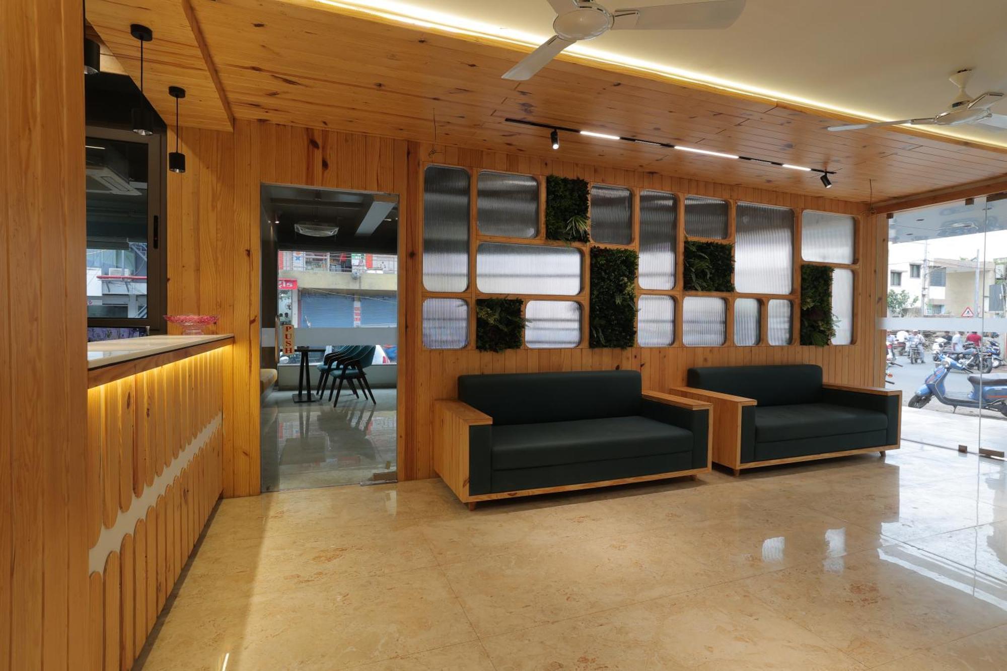 Hotel Shayan Inn Rajkot Exterior photo