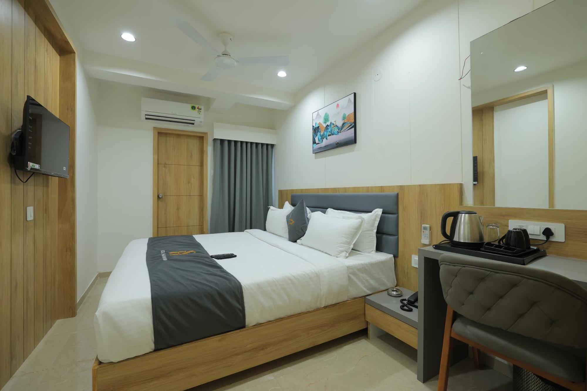 Hotel Shayan Inn Rajkot Exterior photo