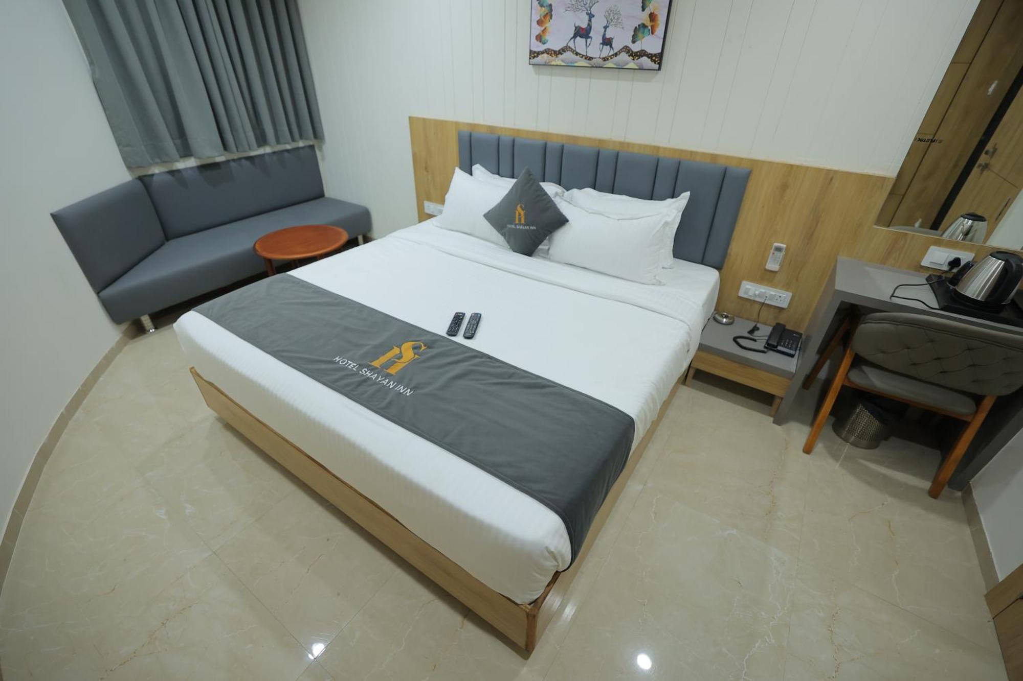 Hotel Shayan Inn Rajkot Exterior photo