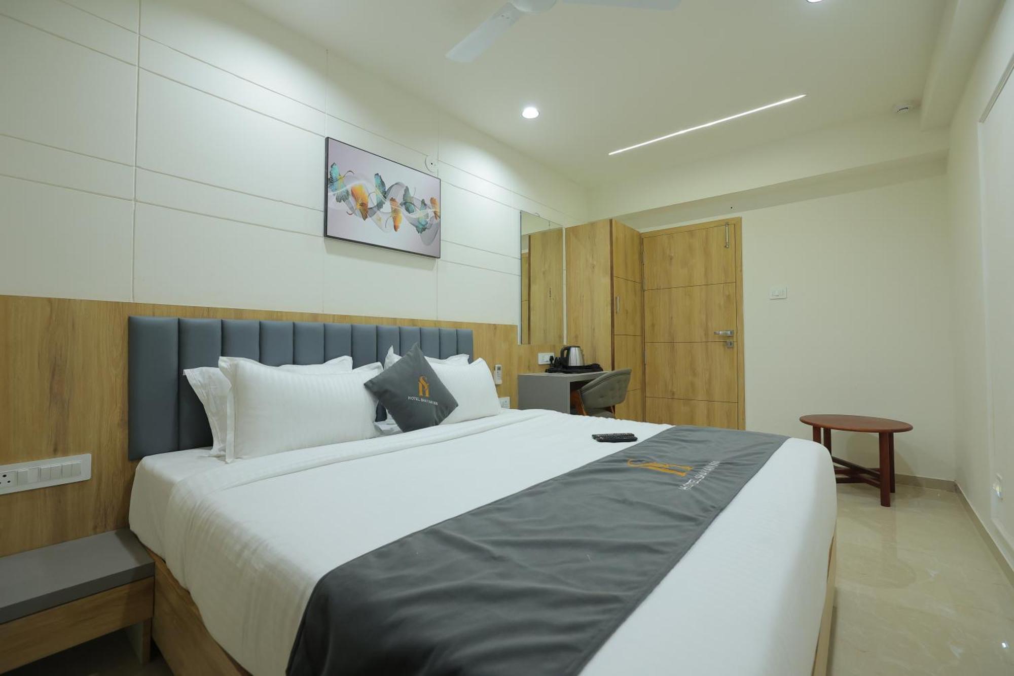 Hotel Shayan Inn Rajkot Exterior photo